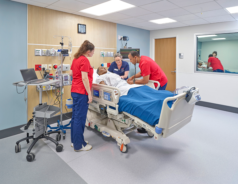 nursing students in the emergency department room in clinical simulation center