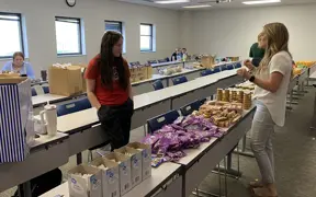 Photo of students sorting food