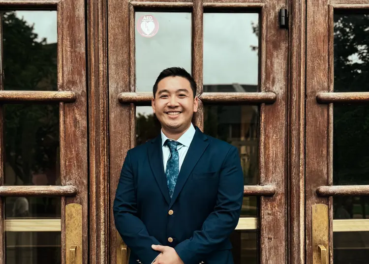Professional portrait of USI biology alumnus Steven Mah